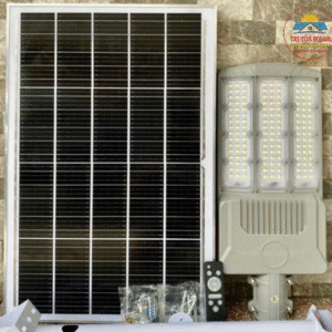Đèn Năng Lượng Mặt Trời 600W, 3 Mặt Led, IP68, Kèm Remote